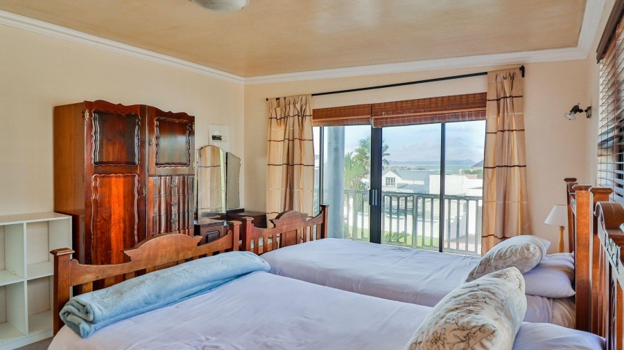 5 Bedroom Property for Sale in Kleinbaai Western Cape